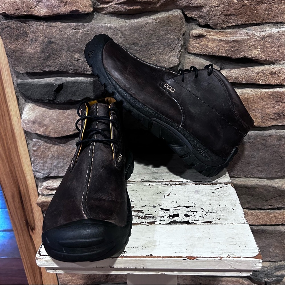 Keens Boston 111 Brown‎ Leather Ankle Boots men’s size 10